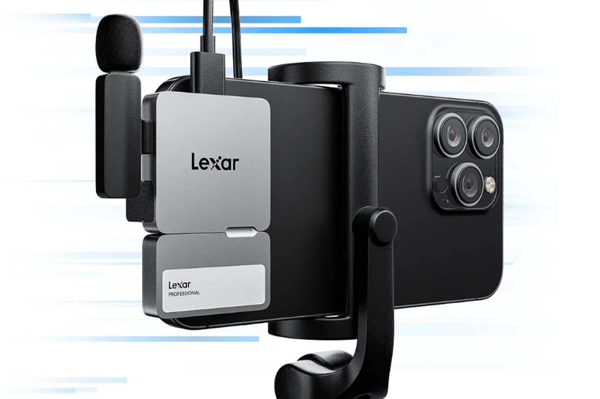 Lexar Professional Go weighs 13 grams and skips the cable