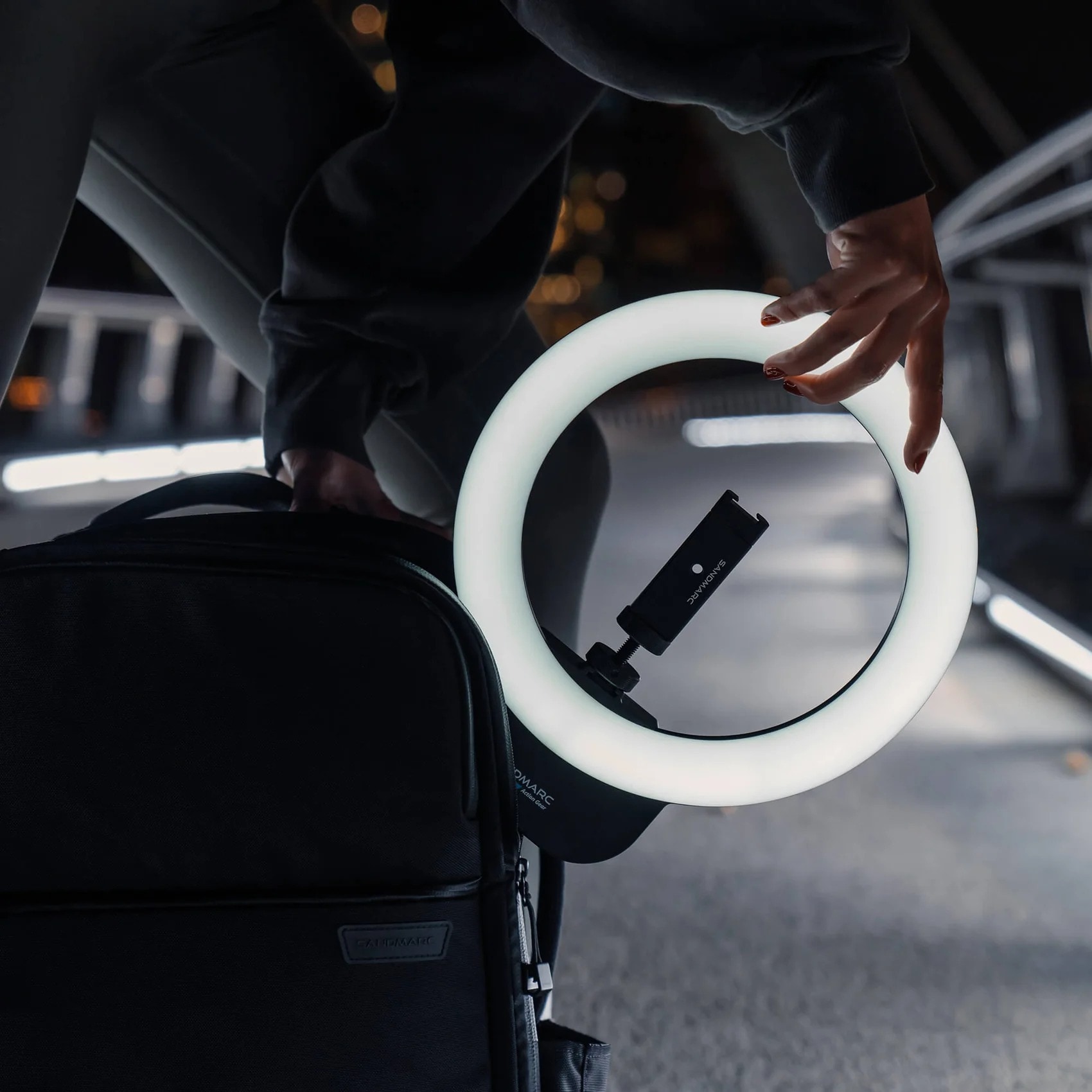 SANDMARC's wireless ring light runs four hours on a charge