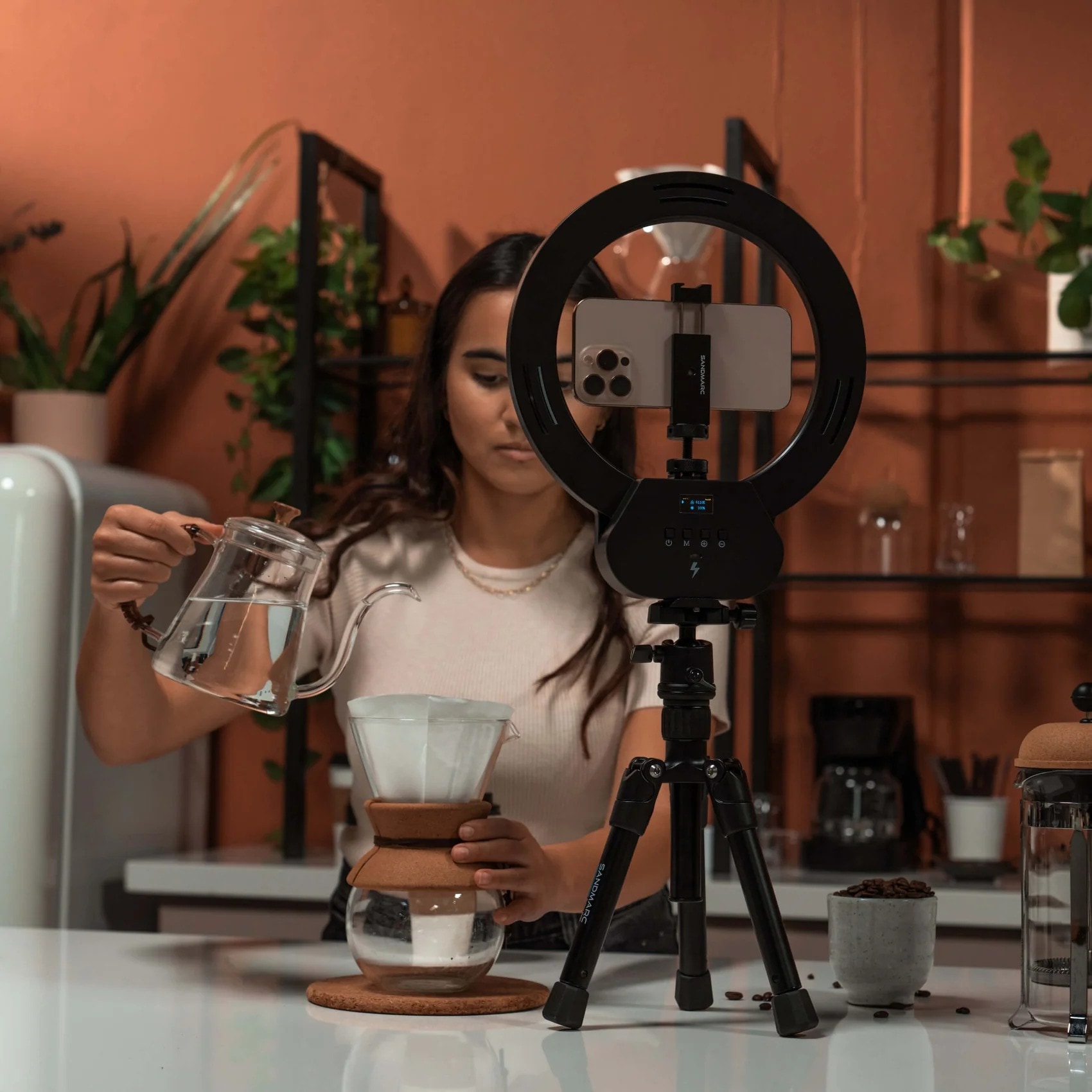 SANDMARC's wireless ring light runs four hours on a charge