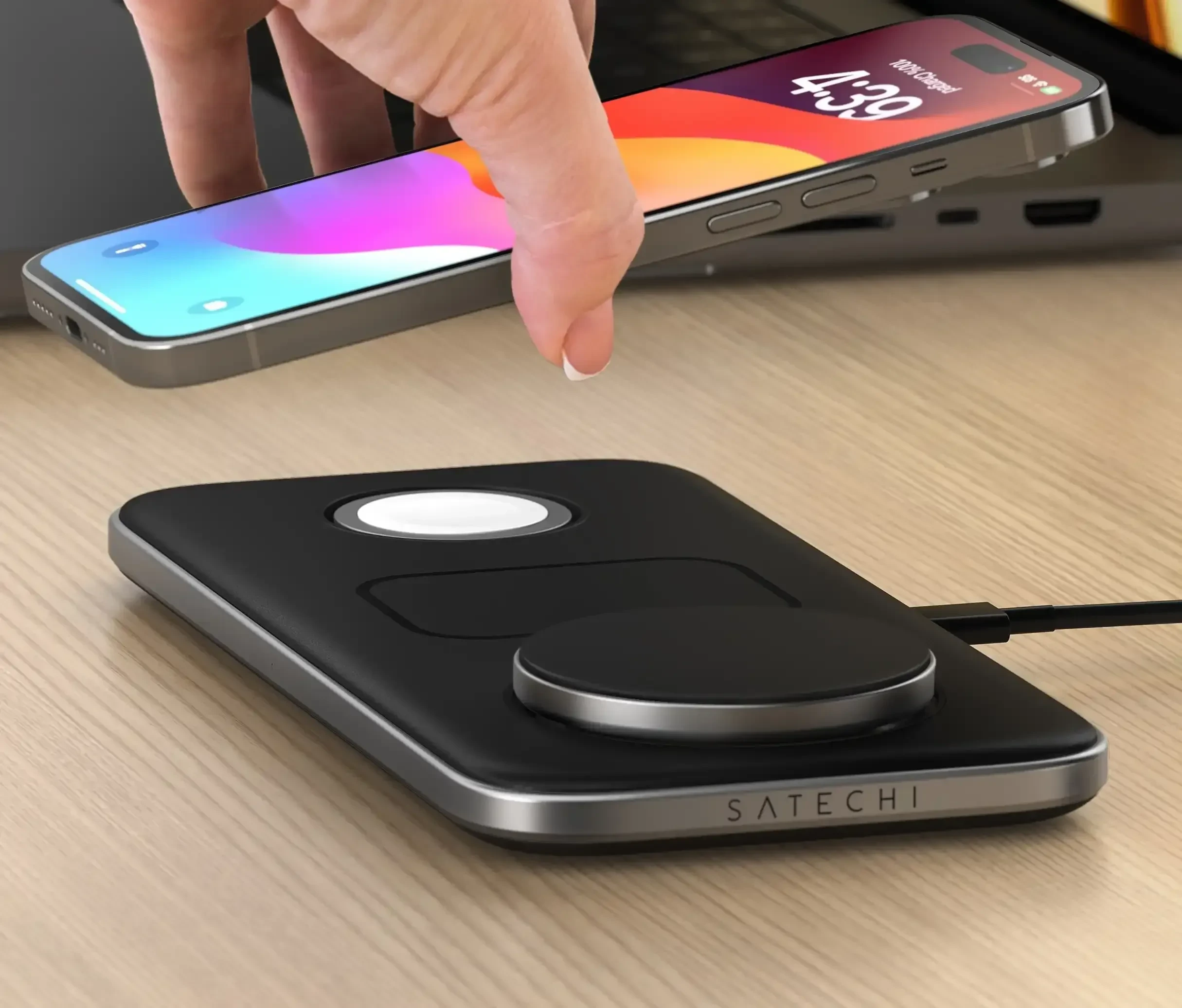 Satechi Qi2 Trio: three chargers on one aluminum slab