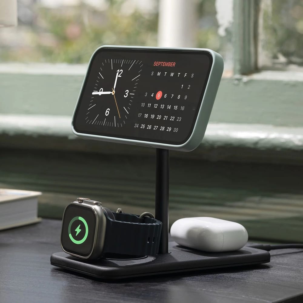 Twelve South HiRise 3 Deluxe tilts MagSafe for StandBy