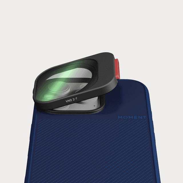 Moment CineBloom QuickLock brings film diffusion to iPhone